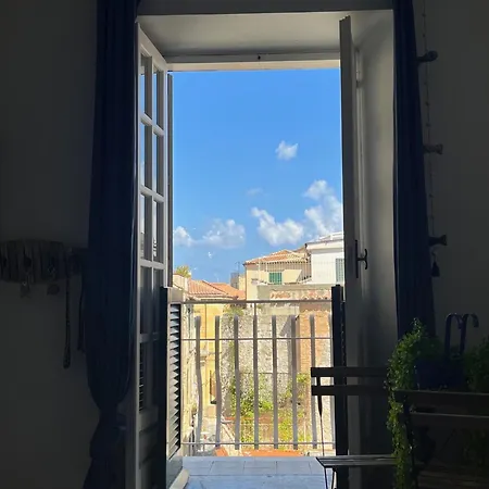 In The Heart Of The Historic Center, Near The Sea Tropea